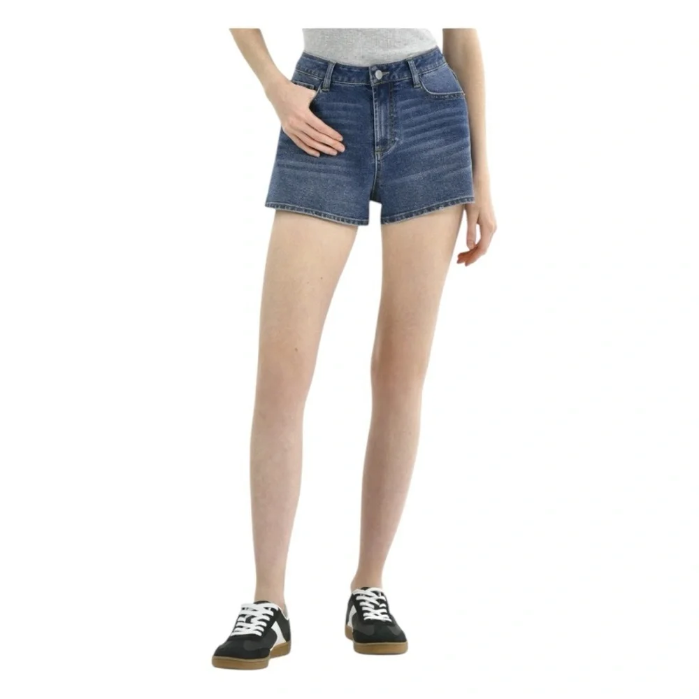 No Boundaries Women's Classic Blue Jean Shorts, NEW - Picture 2 of 3